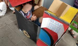 Cardboardchallenge: Bedenk een spel van karton: Grijpmachine - bovenbouw